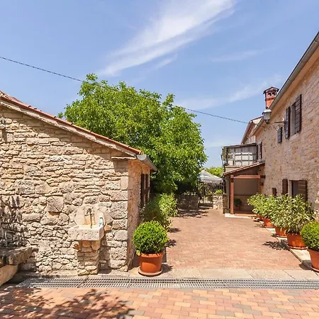 Authentic Istran House Peteh With Pool In Heart Of Istria