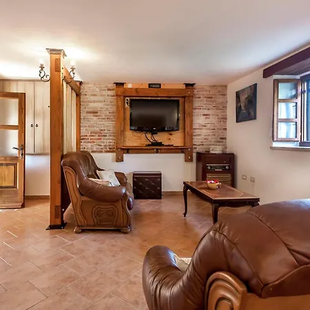 Authentic Istran House Peteh With Pool In Heart Of Istria Žminj